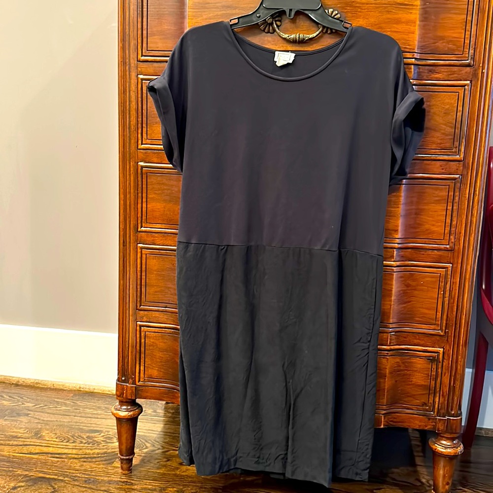 Mixed fabric little black dress